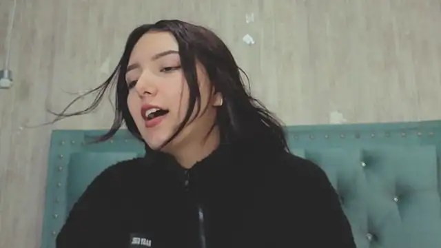 Snapshot of Marcelaa_fox chatting on 09.18.25 Marcelaa fox online show from 09.18.25