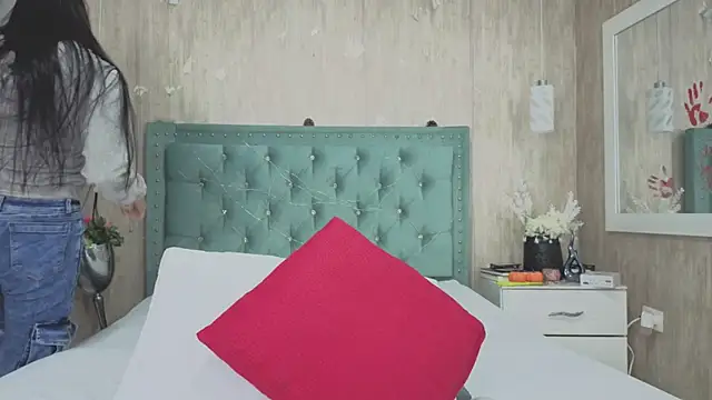 Snapshot of Marcelaa_fox chatting on 11.04.25 Marcelaa fox online show from 11.04.25