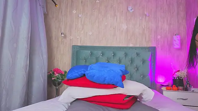 Snapshot of Marcelaa_fox chatting on 11.12.25 Marcelaa fox online show from 11.12.25