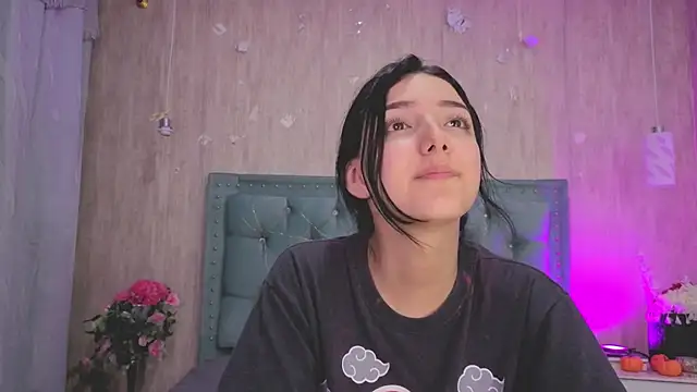 Snapshot of Marcelaa_fox chatting on 11.21.25 Marcelaa fox online show from 11.21.25