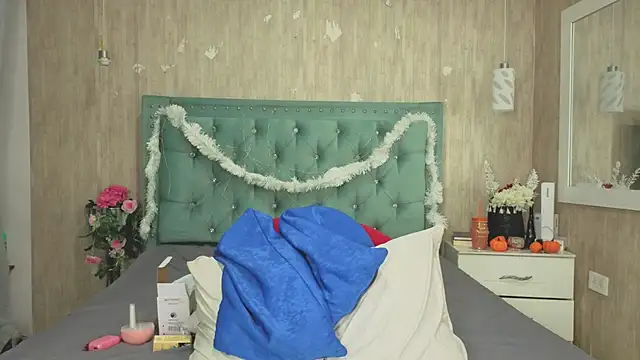 Snapshot of Marcelaa_fox chatting on 11.26.25 Marcelaa fox online show from 11.26.25