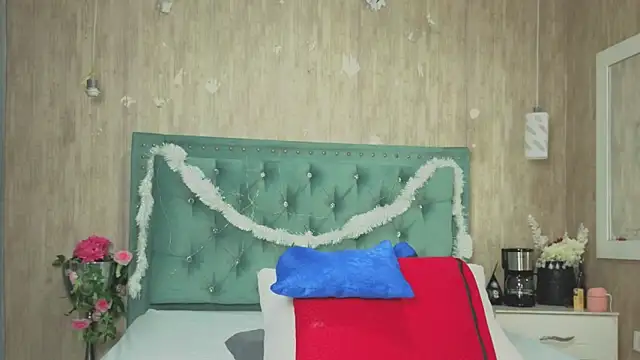 Snapshot of Marcelaa_fox chatting on 12.02.25 Marcelaa fox online show from 12.02.25