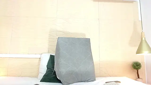 Chocolatte bar online show from 01.13.25