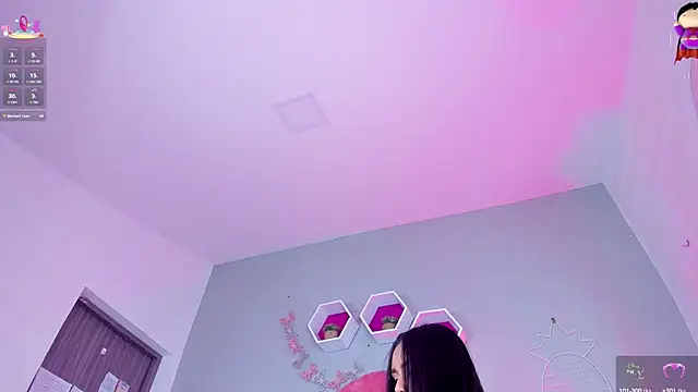 StefanyWilliams  online show from 02.08.25