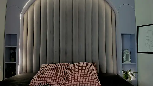 StefanyWilliams  online show from 12.05.25