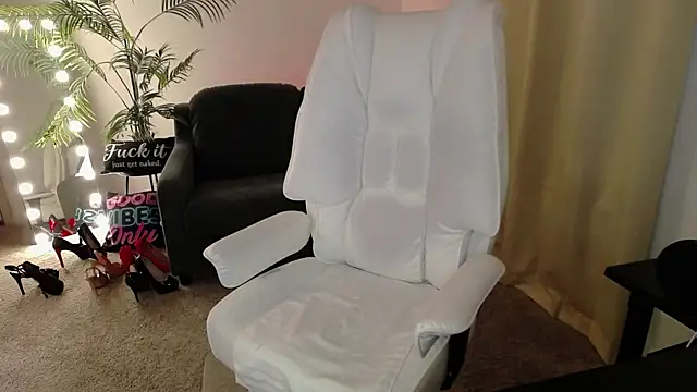 YourMarthaMayer online show from 03.01.25