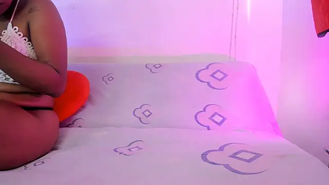 LoveBirds  1 online show from 10.14.25