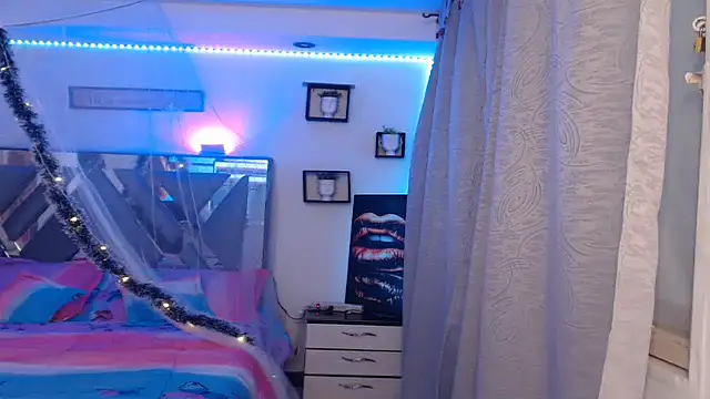 Snapshot of Steisyromero7 chatting on 12.15.25 Steisyromero7 online show from 12.15.25