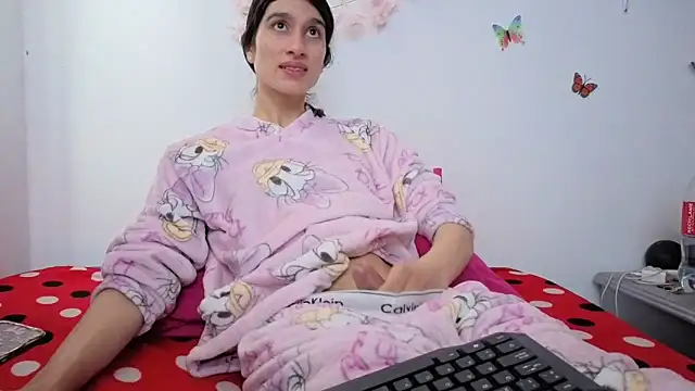 Safiro Queen online show from 12.20.25