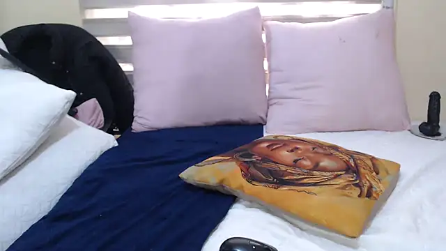 Snapshot of Foxybrownxx1 chatting on 05.24.26 Foxybrownxx1 online show from 05.24.26