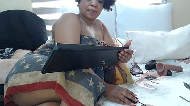 Snapshot of Foxybrownxx1 chatting on 05.29.26 Foxybrownxx1 online show from 05.29.26
