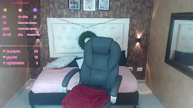 Snapshot of samantha__karolstone chatting on 12.30.24 samantha  karolstone online show from 12.30.24