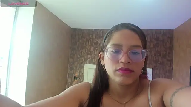 Snapshot of samantha__karolstone chatting on 01.29.25 samantha  karolstone online show from 01.29.25