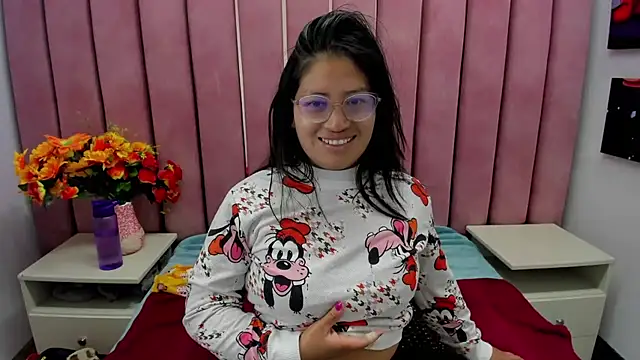 Miaa Smiith  online show from 09.25.25