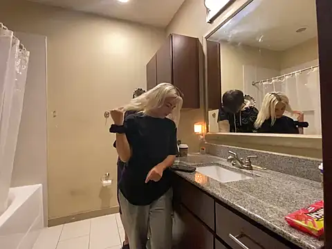 girlfriendmissy online show from 02.20.25