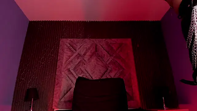 KylieMaxwell online show from 11.29.25