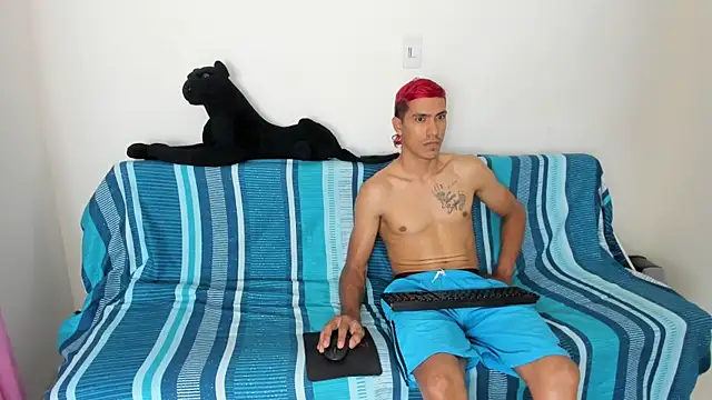 Snapshot of QuinnAndpuma1 chatting on 01.22.25 QuinnAndpuma1 online show from 01.22.25