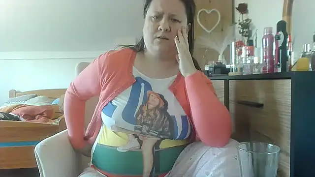 Snapshot of ReifeVenna chatting on 02.22.25 ReifeVenna online show from 02.22.25