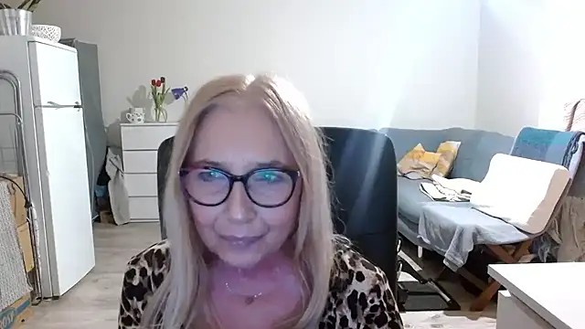 sofia xkiss online show from 03.10.25