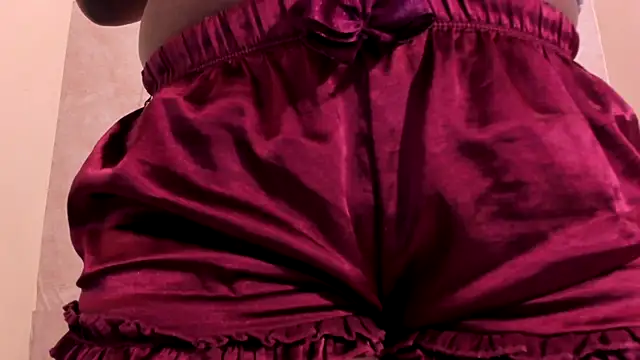 Snapshot of NicolVilla chatting on 02.14.25 NicolVilla online show from 02.14.25