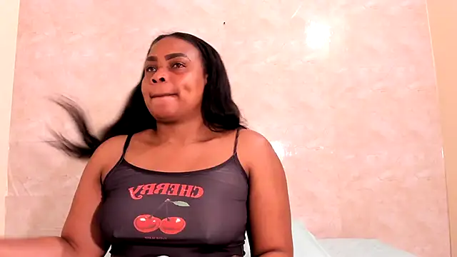 Snapshot of NicolVilla chatting on 09.26.25 NicolVilla online show from 09.26.25