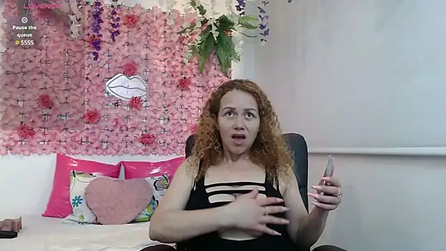 Snapshot of BLONDE_SEXYHOT chatting on 01.25.25 BLONDE SEXYHOT online show from 01.25.25