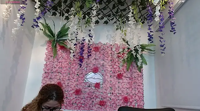 Snapshot of BLONDE_SEXYHOT chatting on 02.08.25 BLONDE SEXYHOT online show from 02.08.25