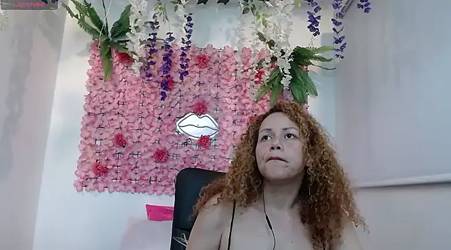 Snapshot of BLONDE_SEXYHOT chatting on 02.13.25 BLONDE SEXYHOT online show from 02.13.25