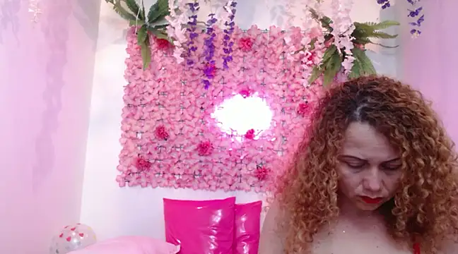 Snapshot of BLONDE_SEXYHOT chatting on 02.15.25 BLONDE SEXYHOT online show from 02.15.25