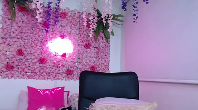 Snapshot of BLONDE_SEXYHOT chatting on 02.15.25 BLONDE SEXYHOT online show from 02.15.25