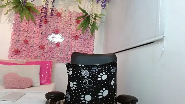 Snapshot of BLONDE_SEXYHOT chatting on 10.04.25 BLONDE SEXYHOT online show from 10.04.25