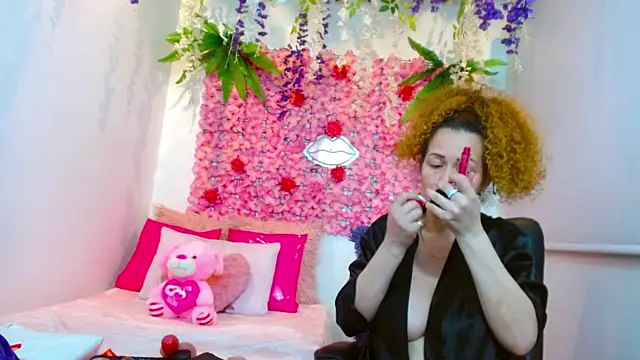 Snapshot of BLONDE_SEXYHOT chatting on 10.11.25 BLONDE SEXYHOT online show from 10.11.25