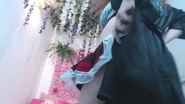 Snapshot of BLONDE_SEXYHOT chatting on 11.04.25 BLONDE SEXYHOT online show from 11.04.25