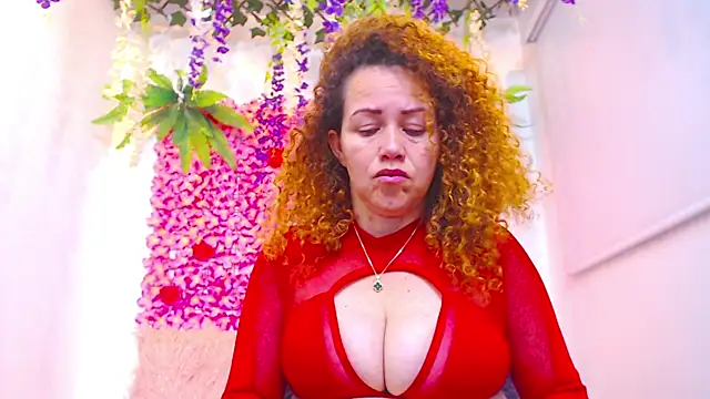 Snapshot of BLONDE_SEXYHOT chatting on 11.19.25 BLONDE SEXYHOT online show from 11.19.25