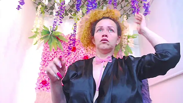 Snapshot of BLONDE_SEXYHOT chatting on 11.28.25 BLONDE SEXYHOT online show from 11.28.25