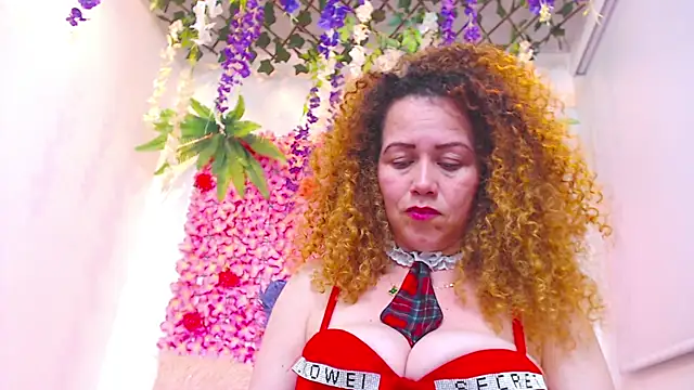 Snapshot of BLONDE_SEXYHOT chatting on 12.04.25 BLONDE SEXYHOT online show from 12.04.25