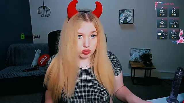 juli kisss online show from 01.18.25