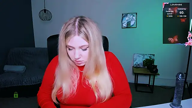 juli kisss online show from 01.21.25