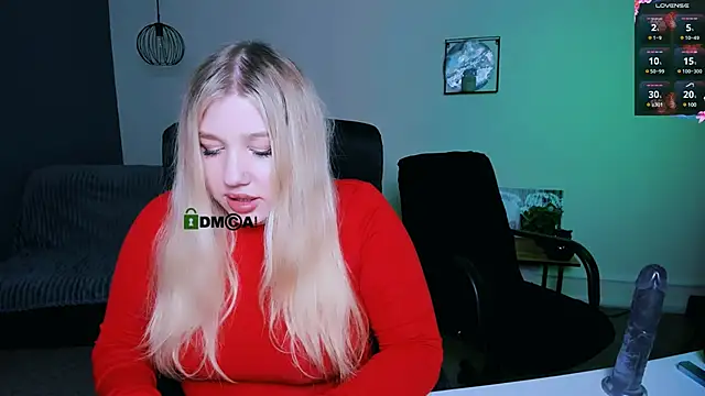 juli kisss online show from 01.22.25