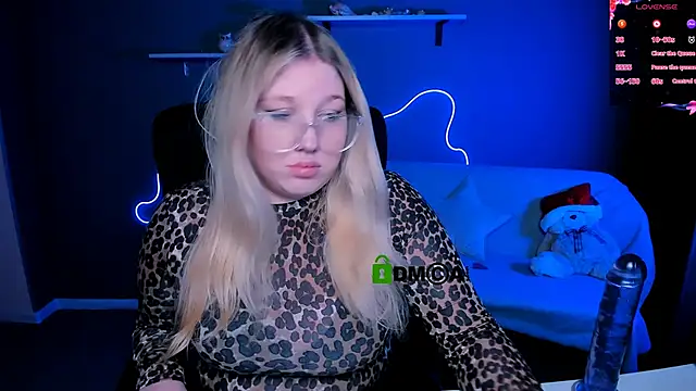 juli kisss online show from 03.04.25