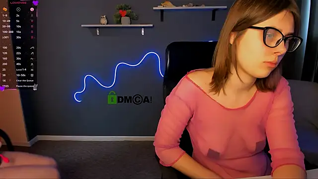 juli kisss online show from 03.20.25