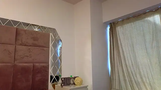 Snapshot of SweetScribe chatting on 01.09.25 SweetScribe online show from 01.09.25