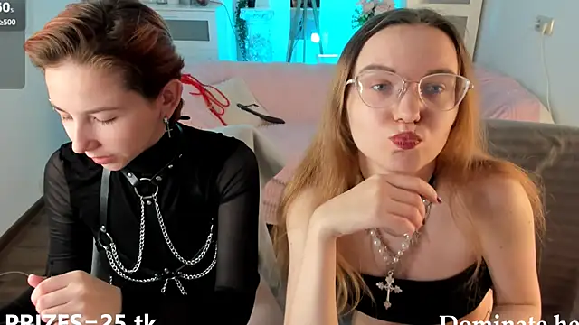 Snapshot of velvetvalkyries chatting on 12.04.24 velvetvalkyries online show from 12.04.24