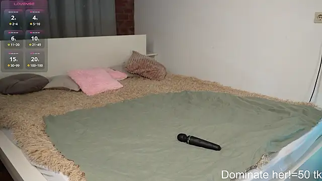 Snapshot of velvetvalkyries chatting on 12.08.24 velvetvalkyries online show from 12.08.24