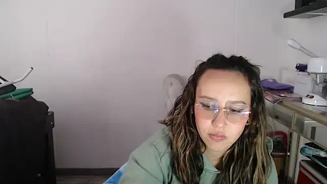 Skarlet Adams28 online show from 03.04.25