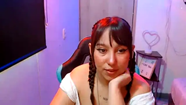 Skarlet Adams28 online show from 05.12.26