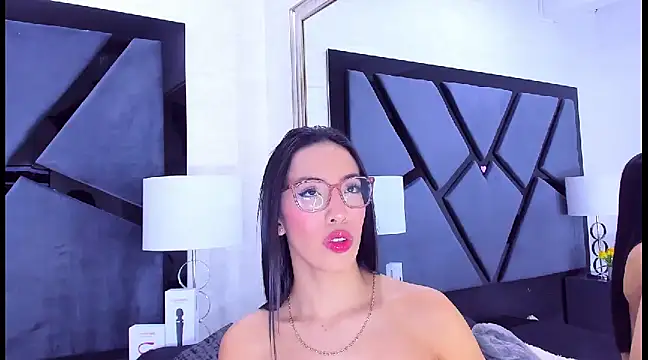 KylieWhite online show from 01.12.25