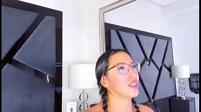 KylieWhite online show from 02.17.25