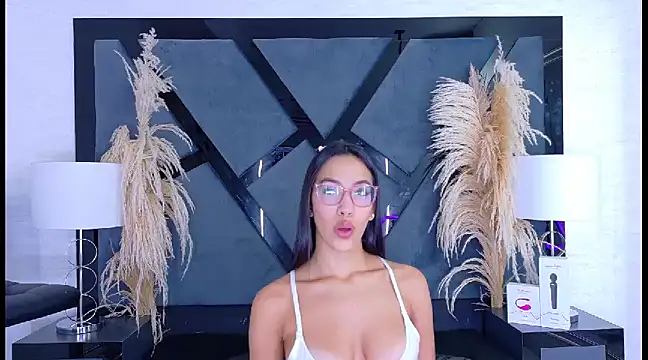 KylieWhite online show from 03.03.25