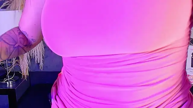 KylieWhite online show from 11.06.25